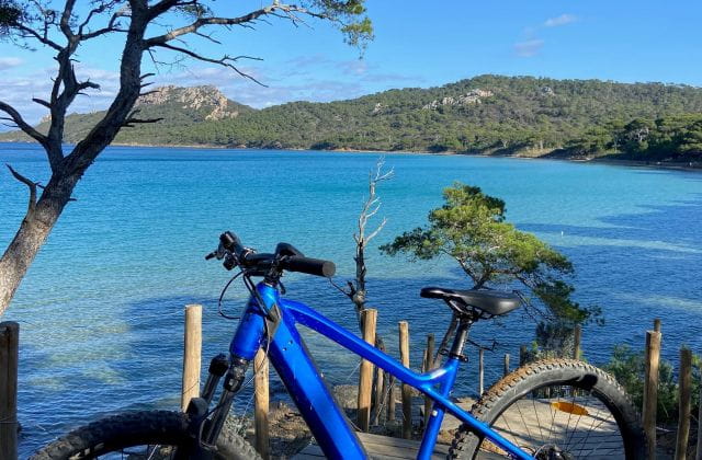 cycle_porquerollais-min-scaled-640x420_1_1